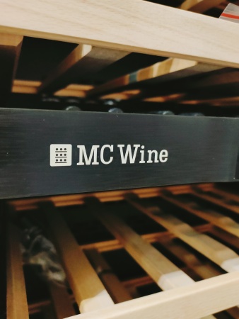 Двухзонный винный шкаф MC Wine W60B встраиваемый в колонну