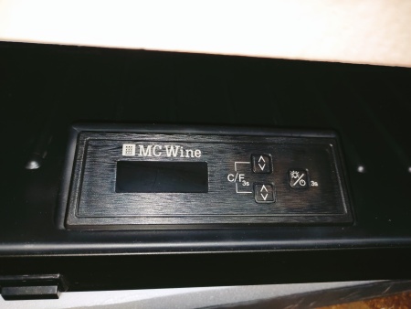 Винный шкаф MC Wine W35B встраиваемый в колонну двухзонный