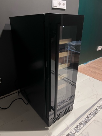 Винный шкаф MC Wine W20B встраиваемый под столешницу, шириной 30 см