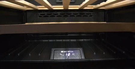 Винный шкаф MC Wine W24B встраиваемый в колонну