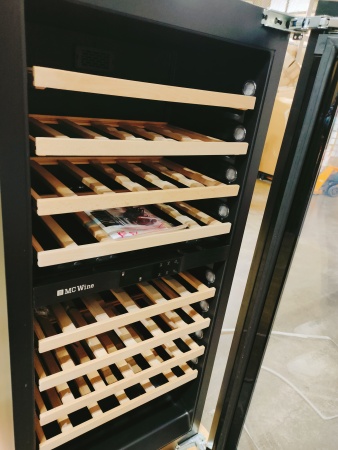 Двухзонный винный шкаф MC Wine W60B встраиваемый в колонну