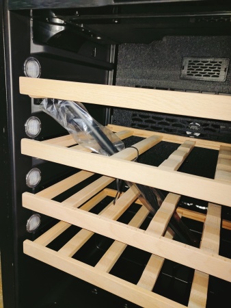 Двухзонный винный шкаф MC Wine W60B встраиваемый в колонну