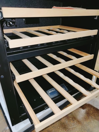 Винный шкаф MC Wine W35B встраиваемый в колонну двухзонный