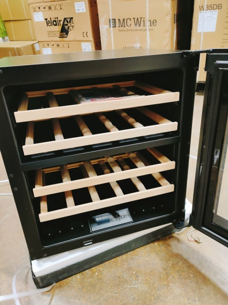 Винный шкаф MC Wine W35B встраиваемый в колонну двухзонный