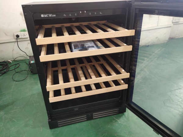 Винный шкаф MC Wine W46DB встраиваемый под столешницу двухзонный