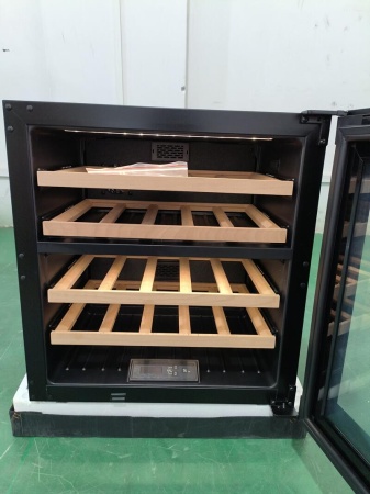 Винный шкаф MC Wine W35B встраиваемый в колонну двухзонный