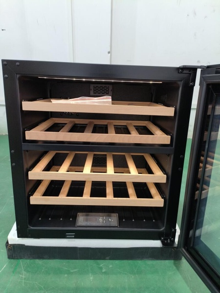 Винный шкаф MC Wine W35B встраиваемый в колонну двухзонный